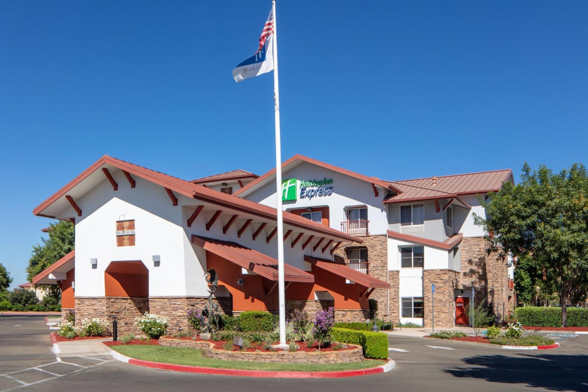Holiday Inn Express Turlock By Ihg Extérieur photo